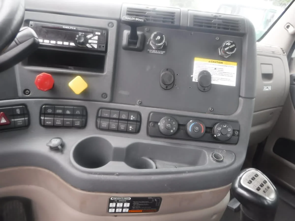 2018 Freightliner Cascadia in Springfield, MA — photo 11