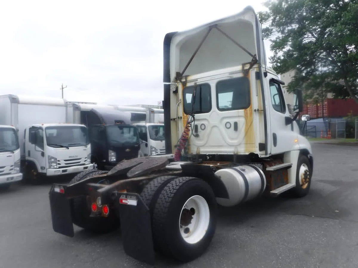 2018 Freightliner Cascadia in Springfield, MA — photo 4