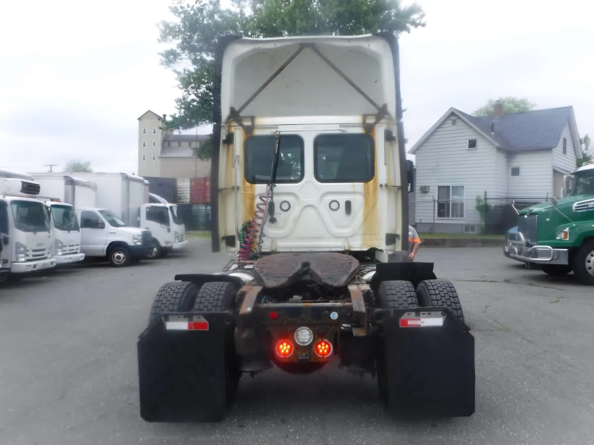 2018 Freightliner Cascadia in Springfield, MA — photo 5