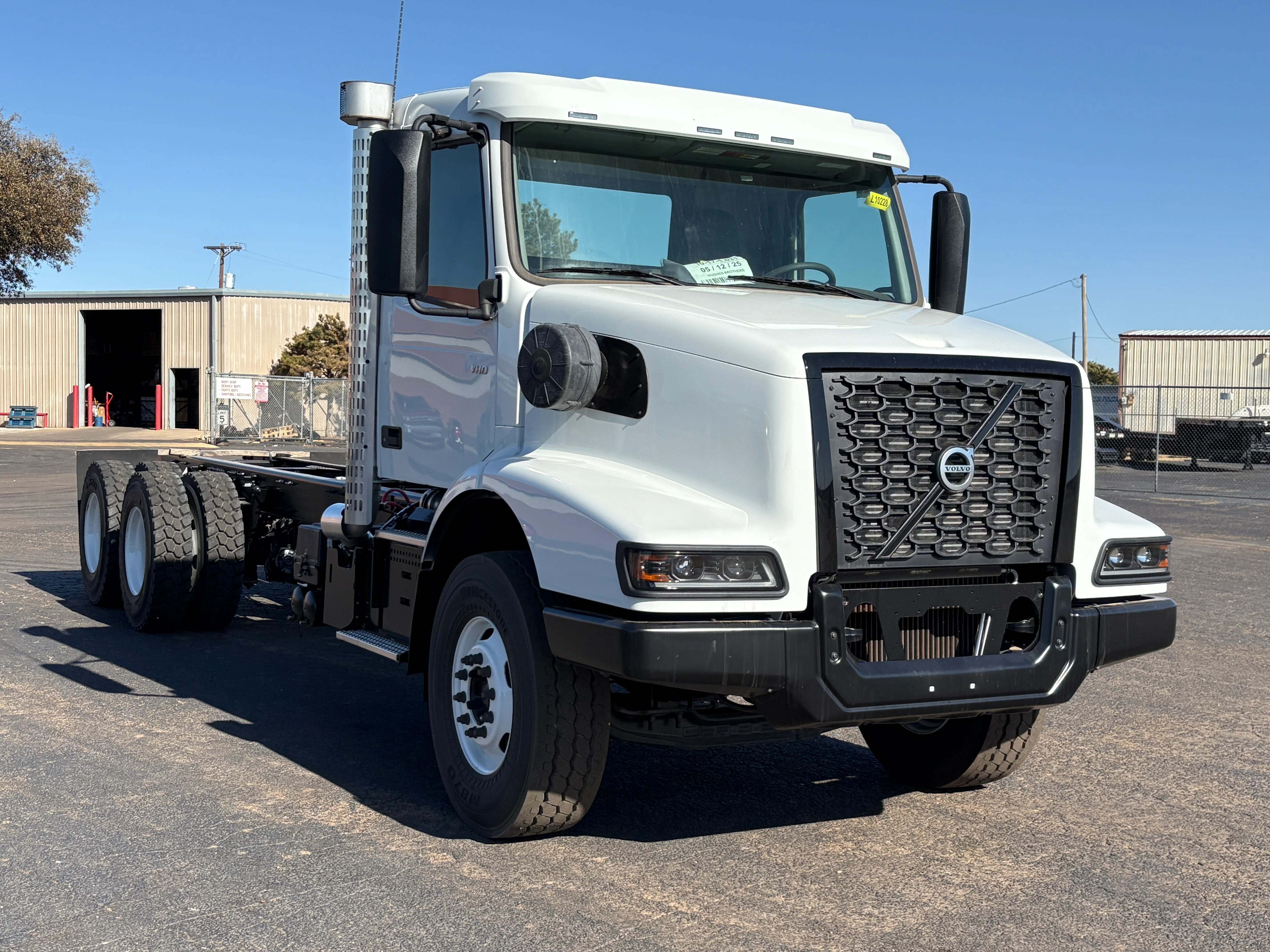 2026 Volvo VHD 300 in Lubbock, TX — photo 3