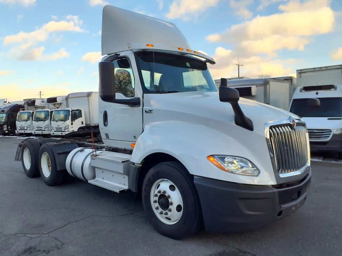 2019 International LT in Springfield, MA — photo 3