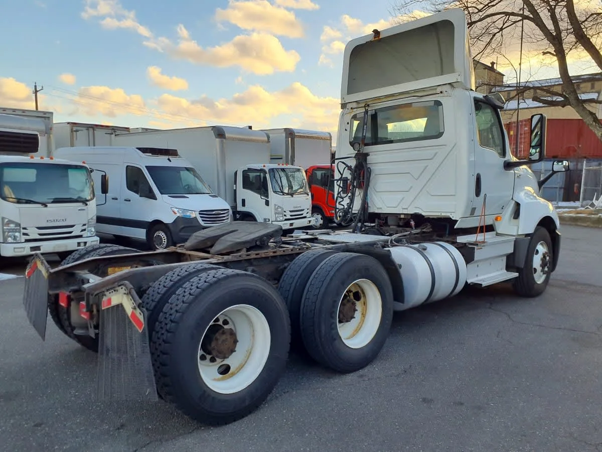 2019 International LT in Springfield, MA — photo 4