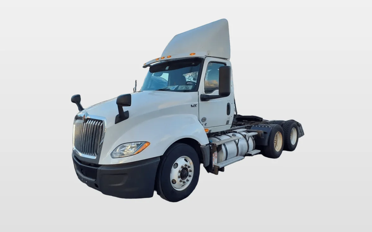 2019 International - image 1