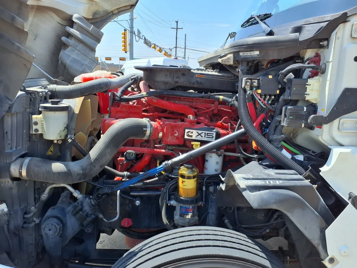 2019 International LT in Dallas, TX — photo 9