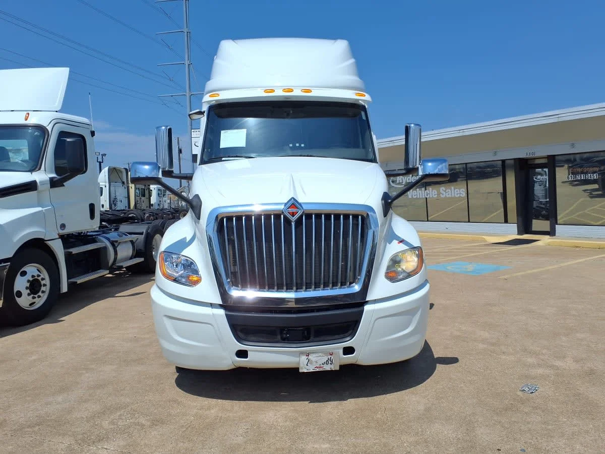 2019 International LT in Dallas, TX — photo 2
