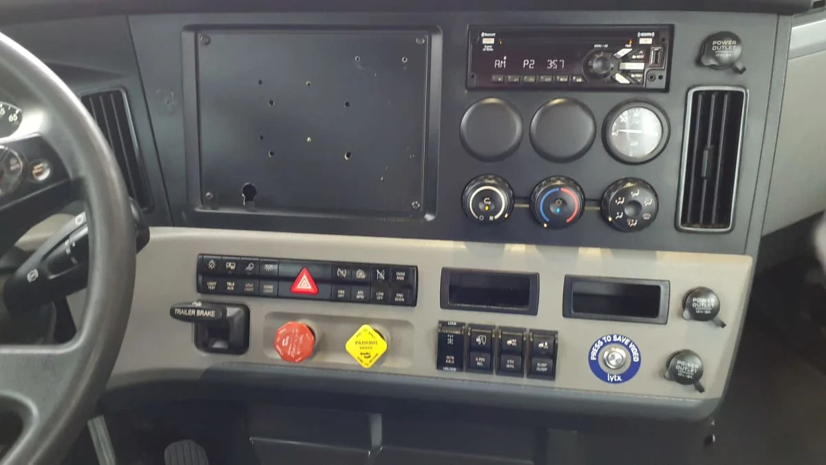 2021 Freightliner in Springfield, MA — photo 7