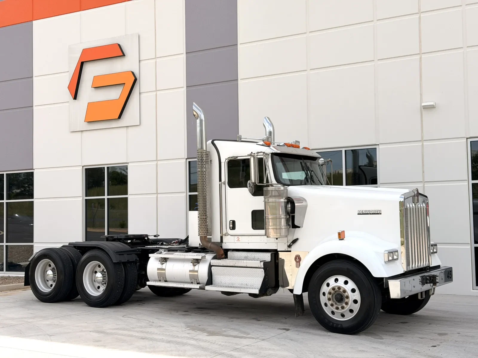 2019 Kenworth W900