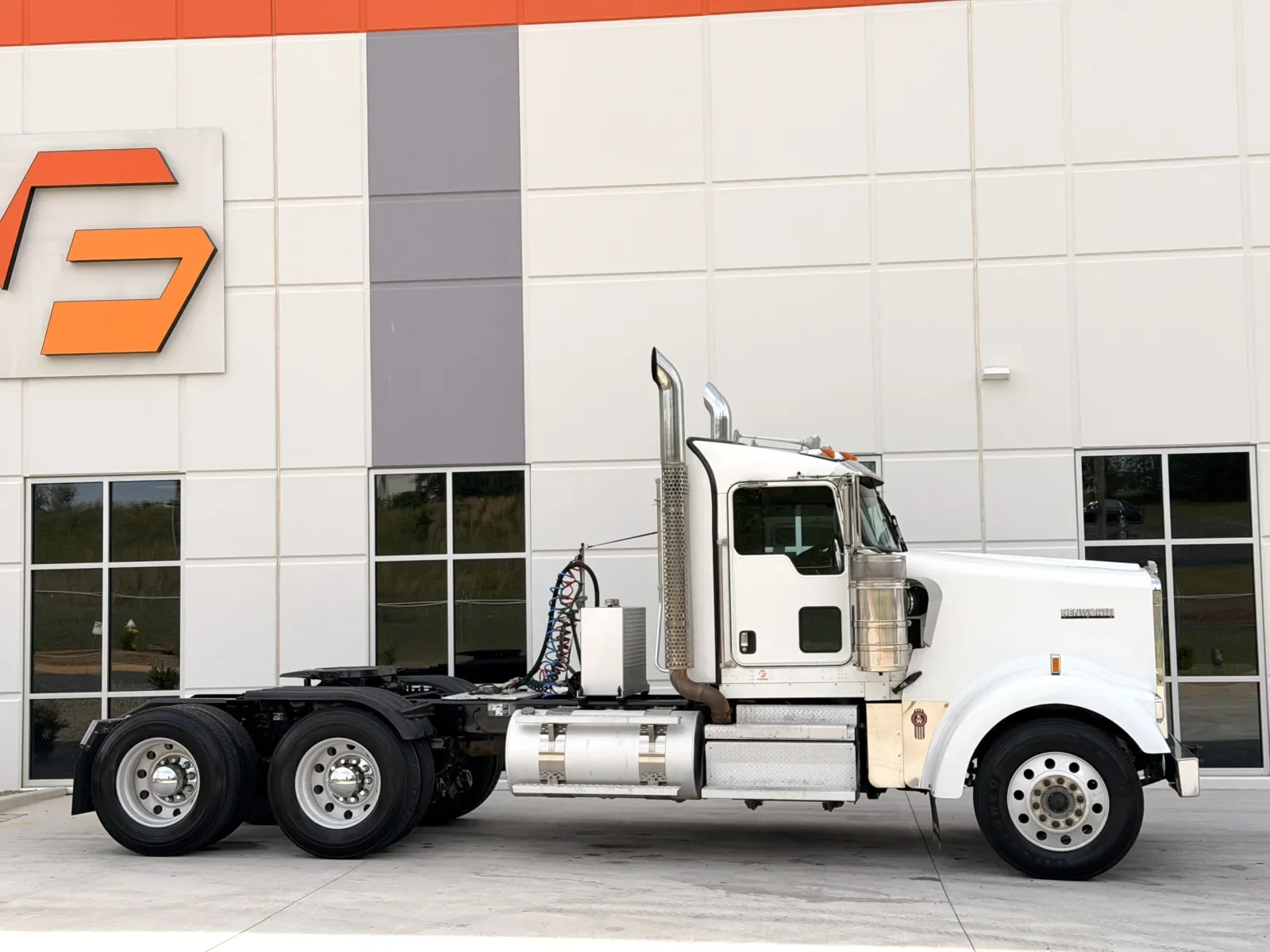2019 Kenworth W900 in Greer, SC — photo 3