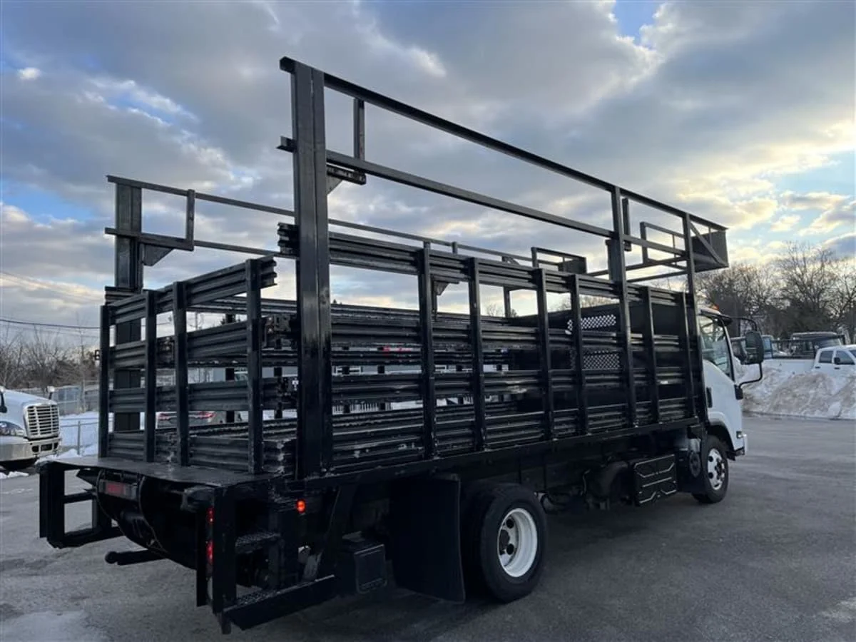 2018 Isuzu NPR - image 4