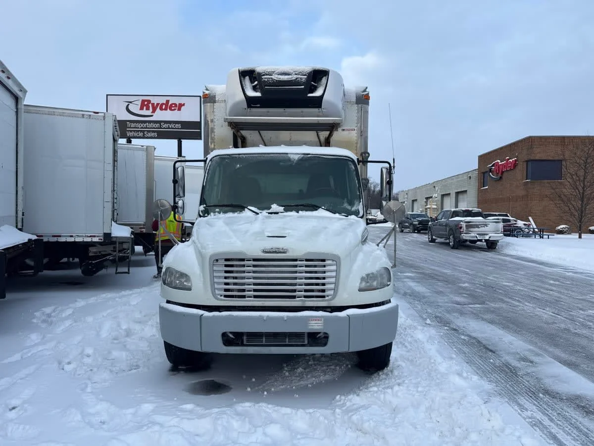 2020 Freightliner M2 106 in Taylor, MI — photo 2