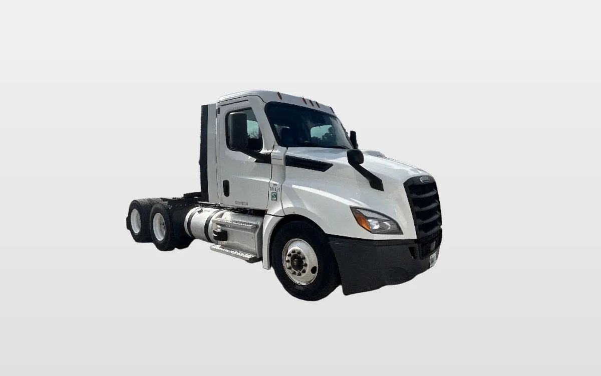 2021 Freightliner Cascadia - image 1