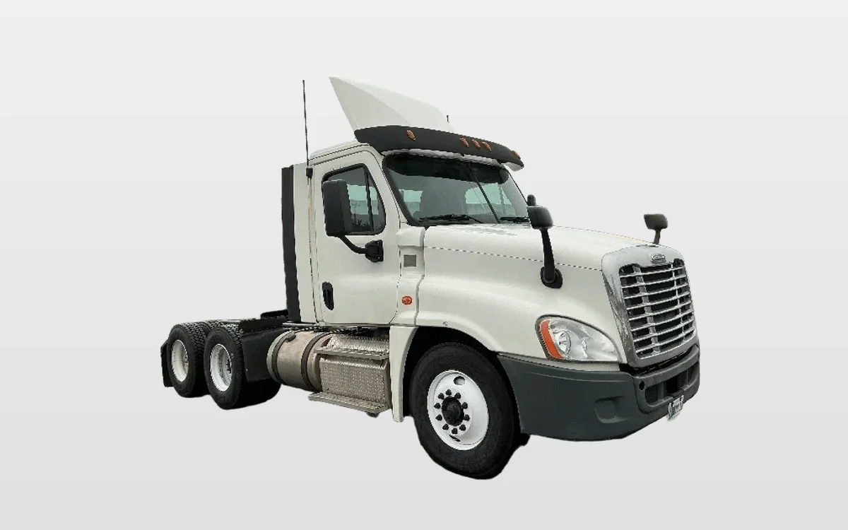 2019 Freightliner Cascadia - image 1