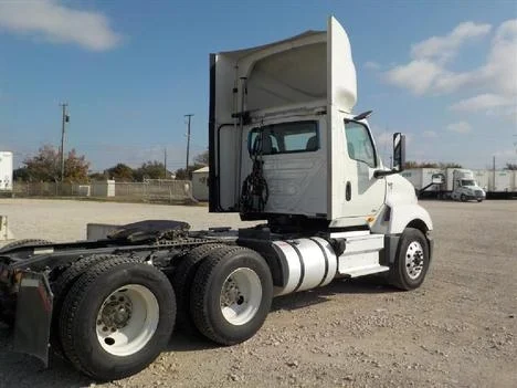 2020 International LT in Dallas, TX — photo 4