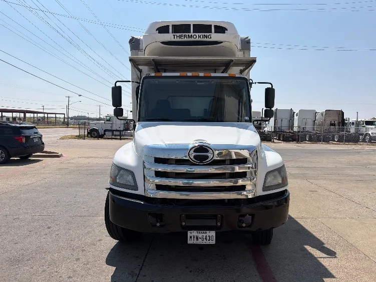 2020 Hino 268 in Dallas, TX — photo 2