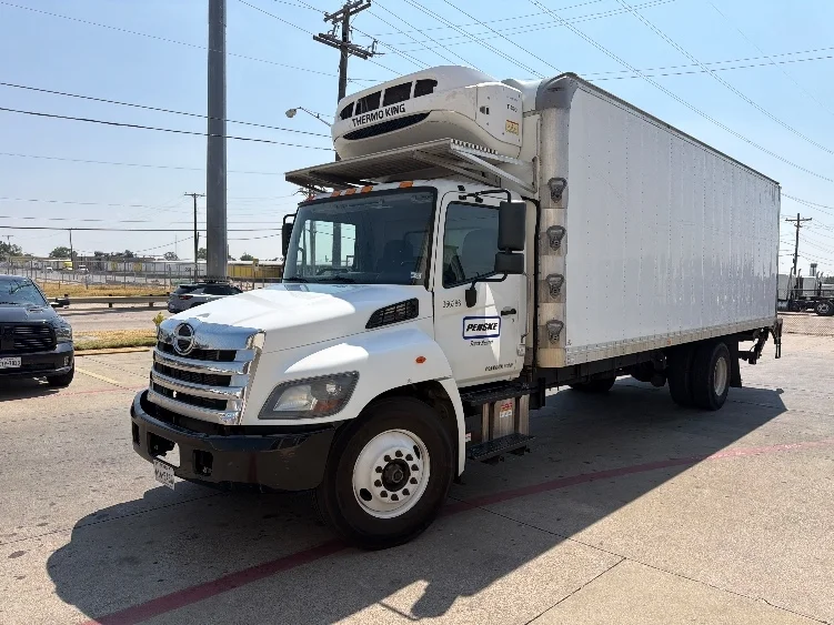 2020 Hino 268 in Dallas, TX — photo 3