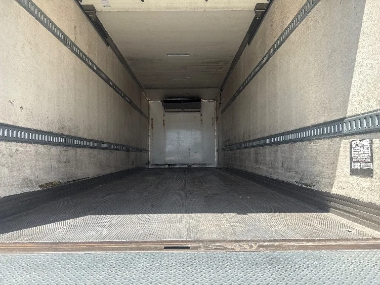 2020 Hino 268 in Dallas, TX — photo 10