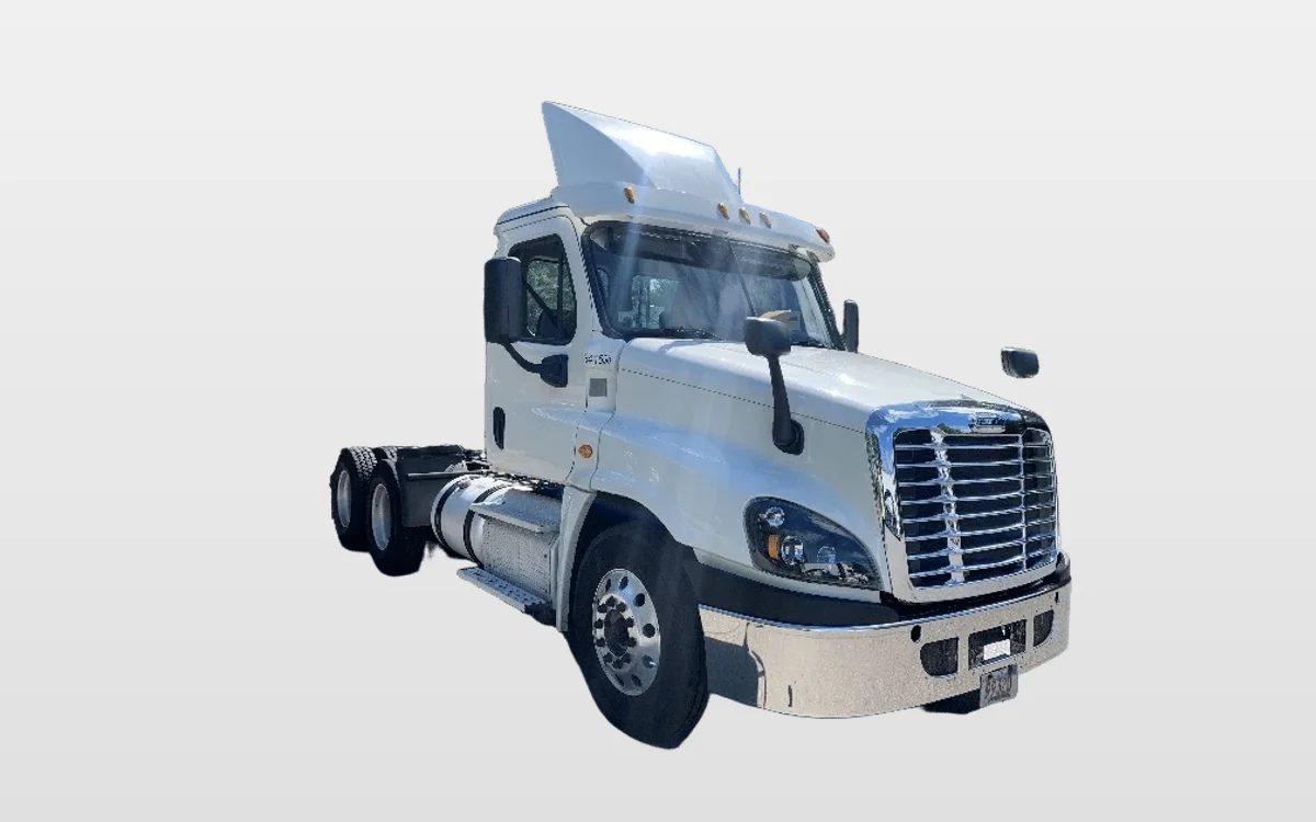 2017 Freightliner Cascadia - image 1