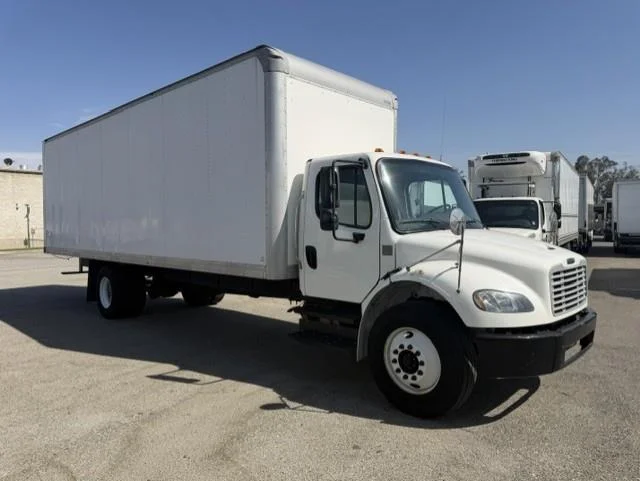 2019 Freightliner M2 106 — photo 4