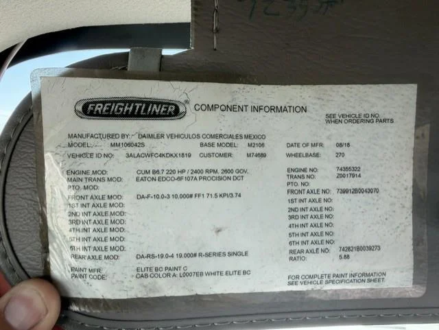 2019 Freightliner M2 106 — photo 15