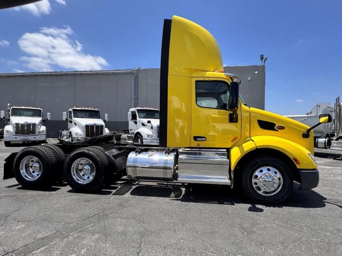 2021 Peterbilt 579 — photo 5