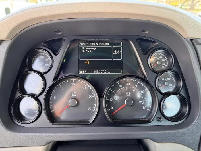 2021 Peterbilt 579 — photo 17