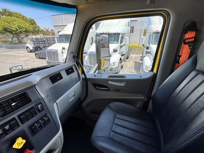 2021 Peterbilt 579 — photo 19