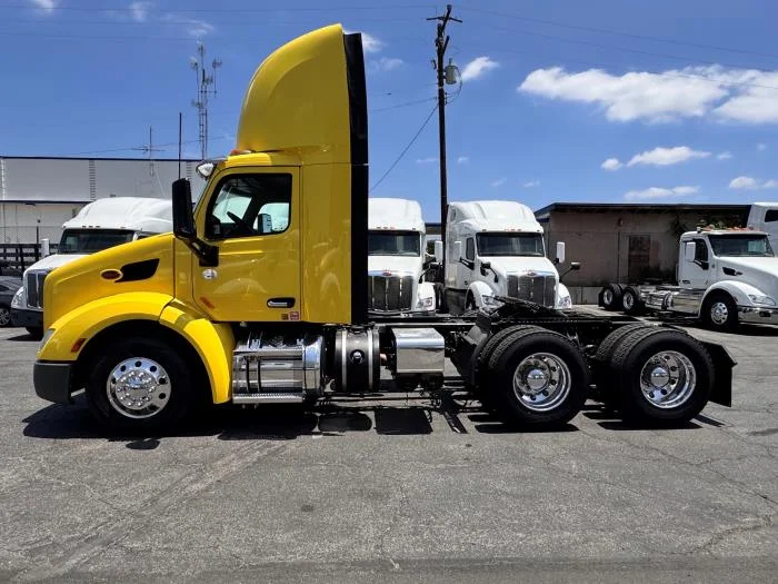 2021 Peterbilt 579 — photo 9