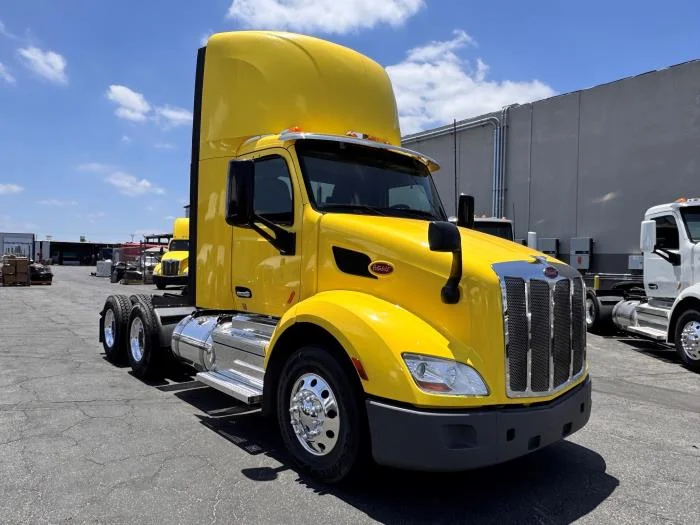 2021 Peterbilt 579 — photo 4