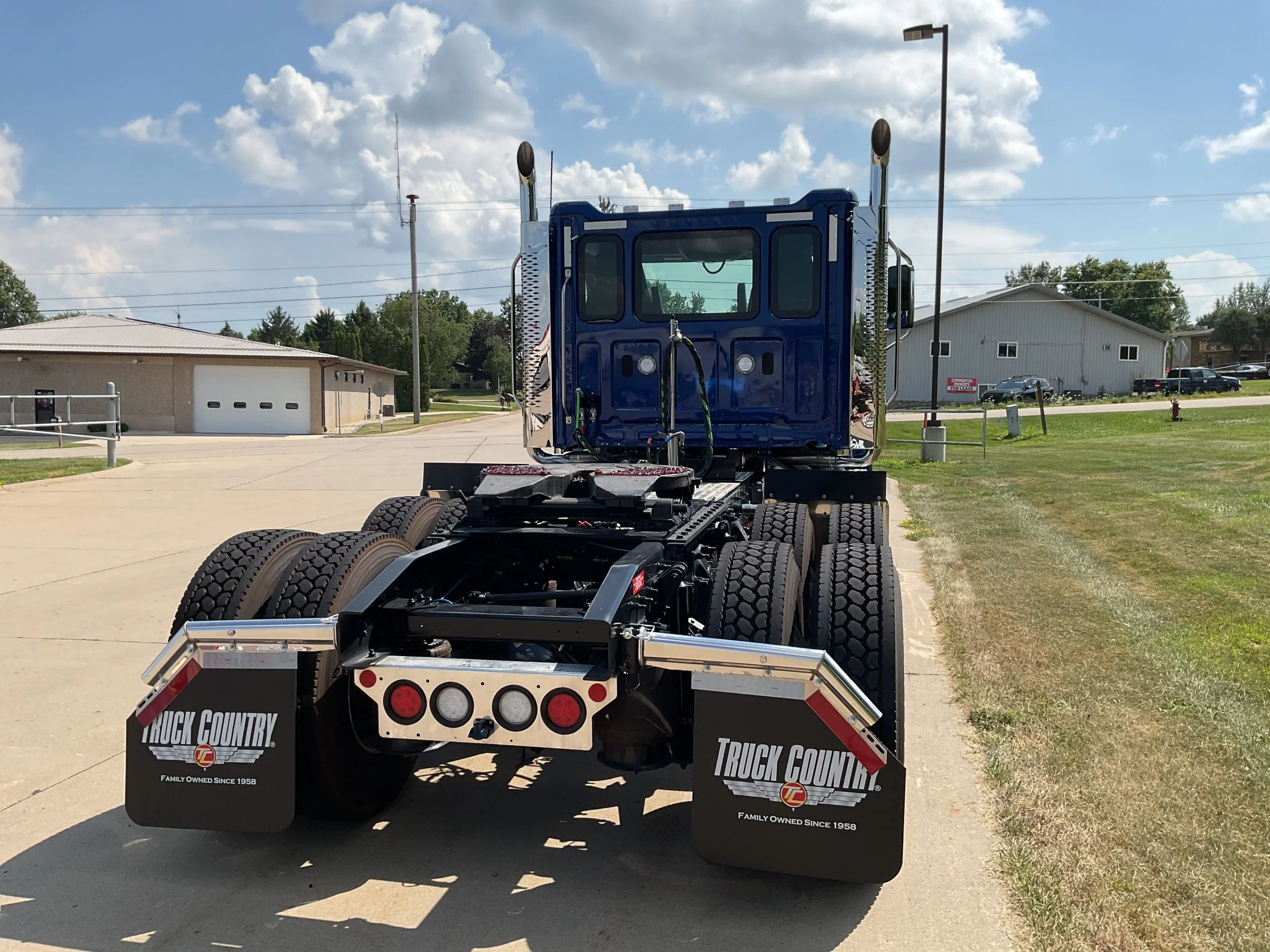2027 Western Star in Cedar Rapids, IA — photo 4