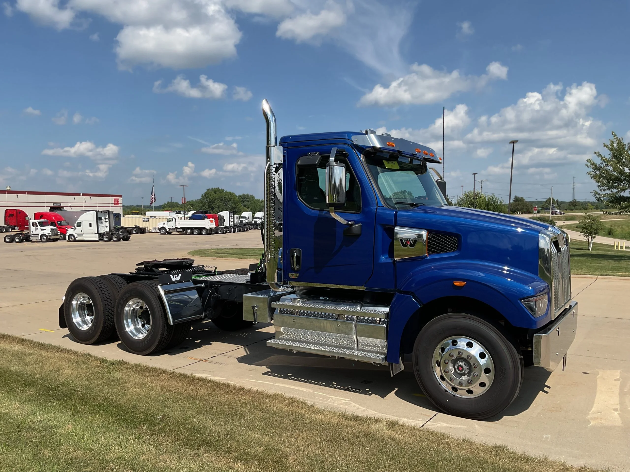 2027 Western Star in Cedar Rapids, IA — photo 5
