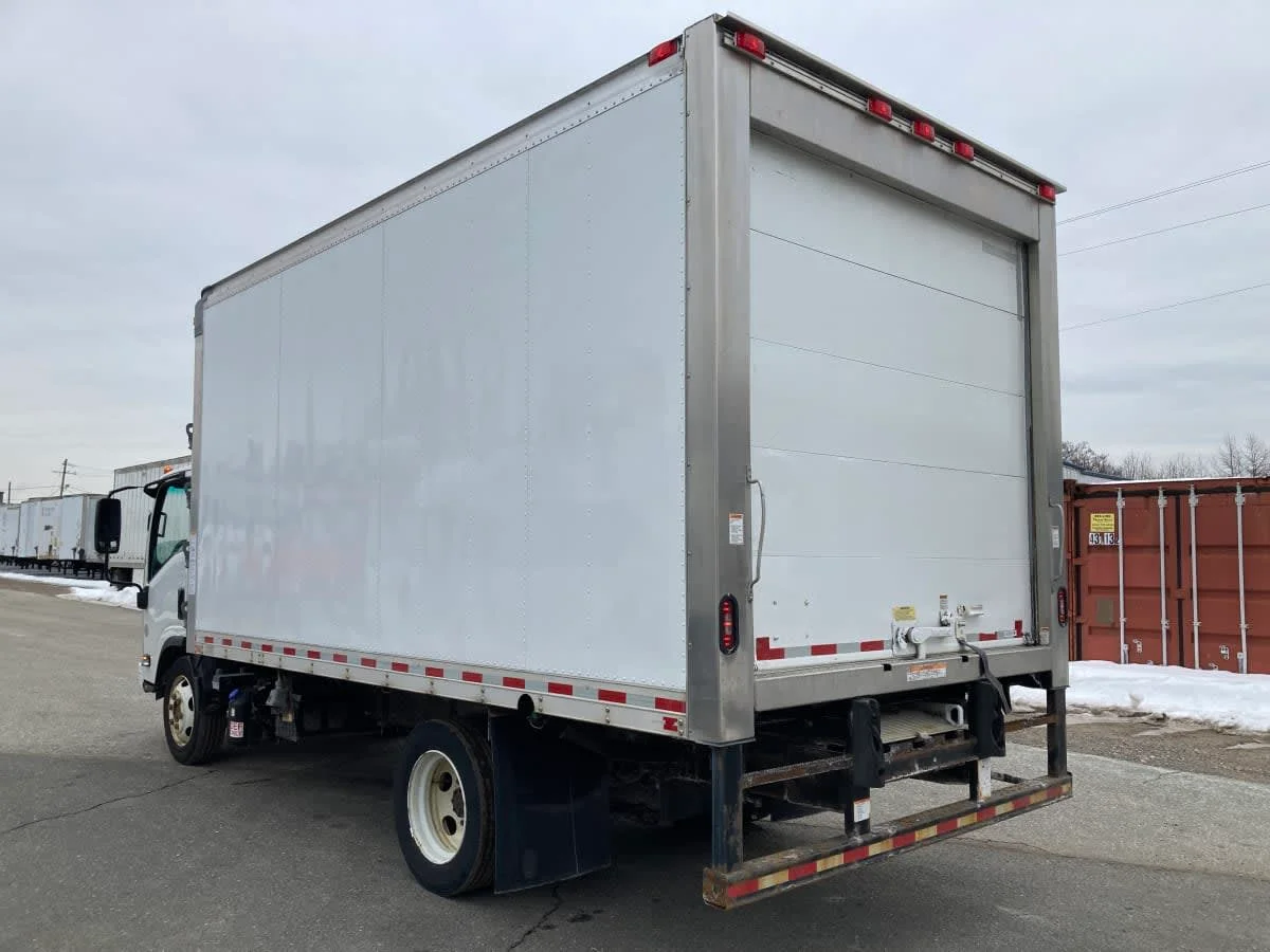 2020 Isuzu NRR - image 6