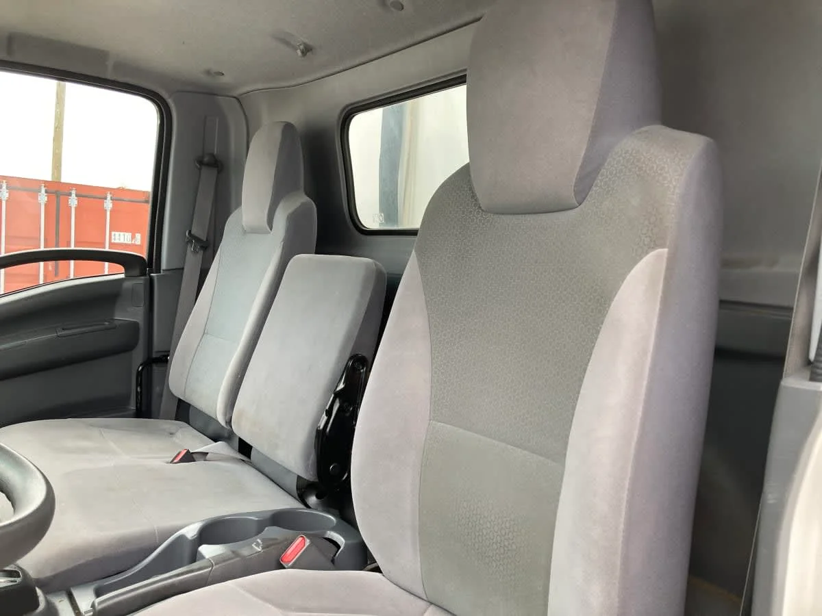 2020 Isuzu NRR - image 12