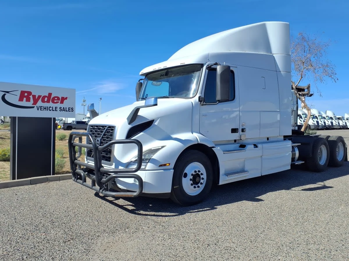 2020 Volvo VNR 640 in Phoenix, AZ