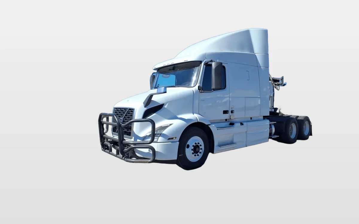 2020 Volvo VNR 640 - image 1