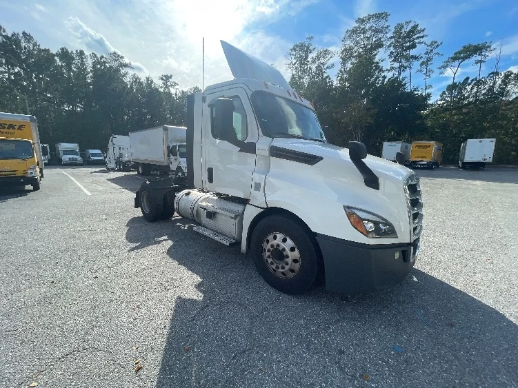 2020 Freightliner Cascadia in Jacksonville, FL
