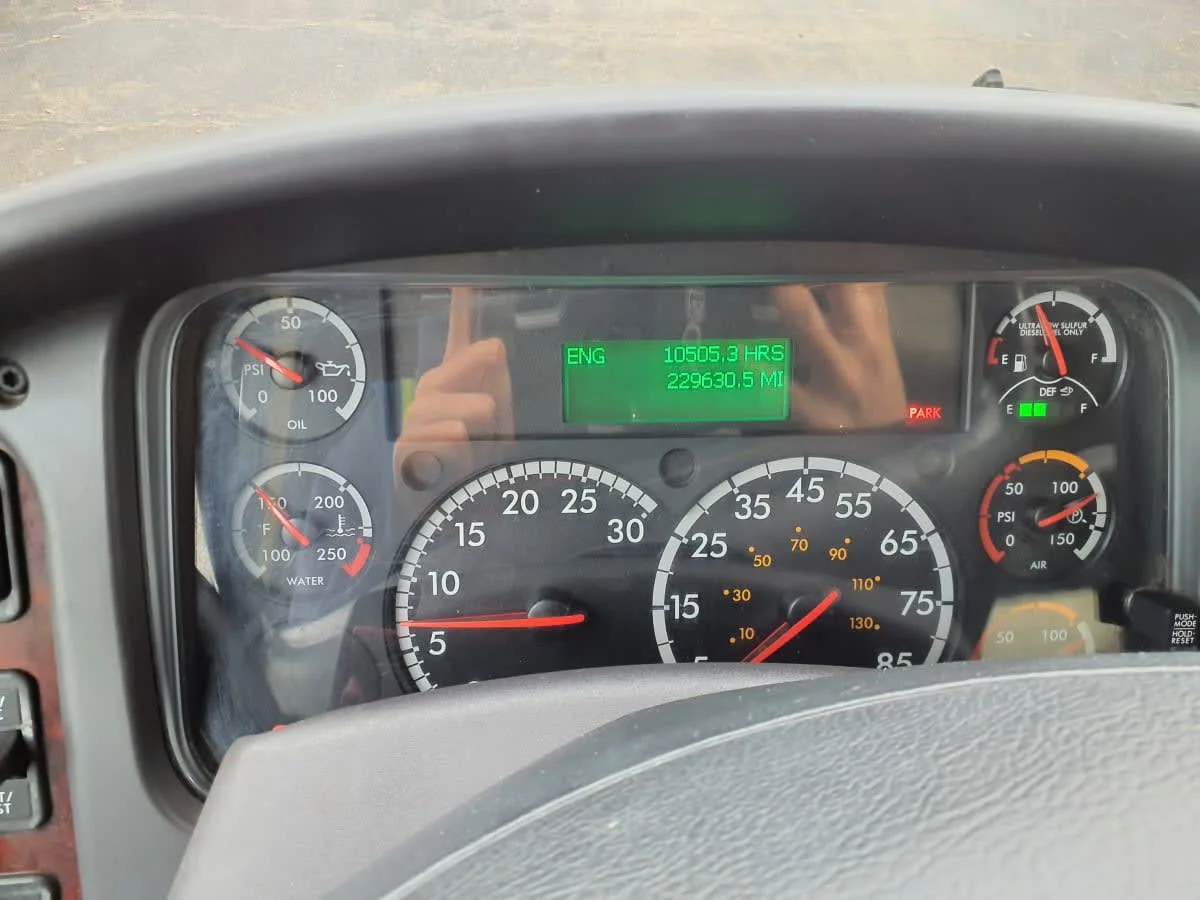 2016 Freightliner M2 106 - image 10