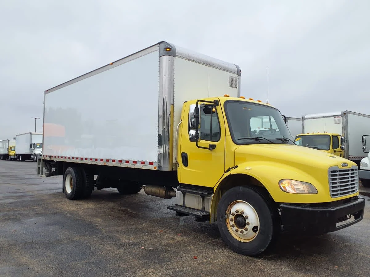2016 Freightliner M2 106 - image 3