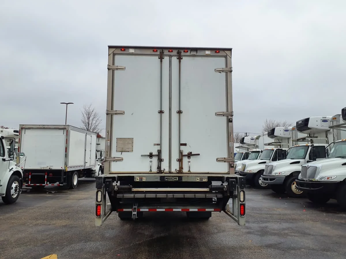 2016 Freightliner M2 106 - image 5