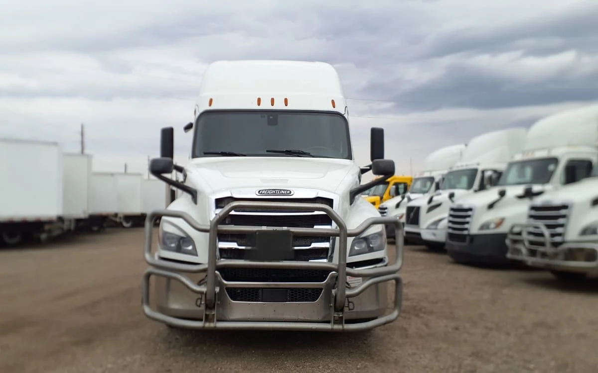 2020 Freightliner Cascadia in Commerce City, CO — photo 2
