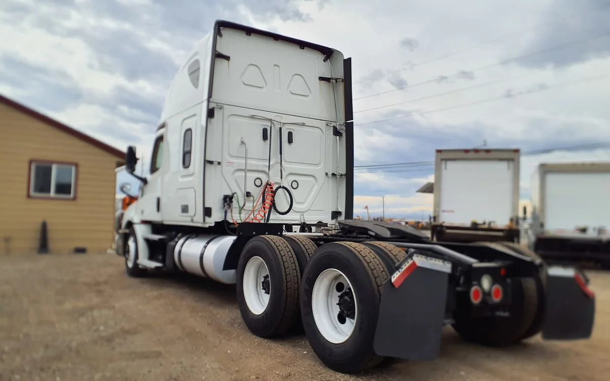 2020 Freightliner Cascadia in Commerce City, CO — photo 6