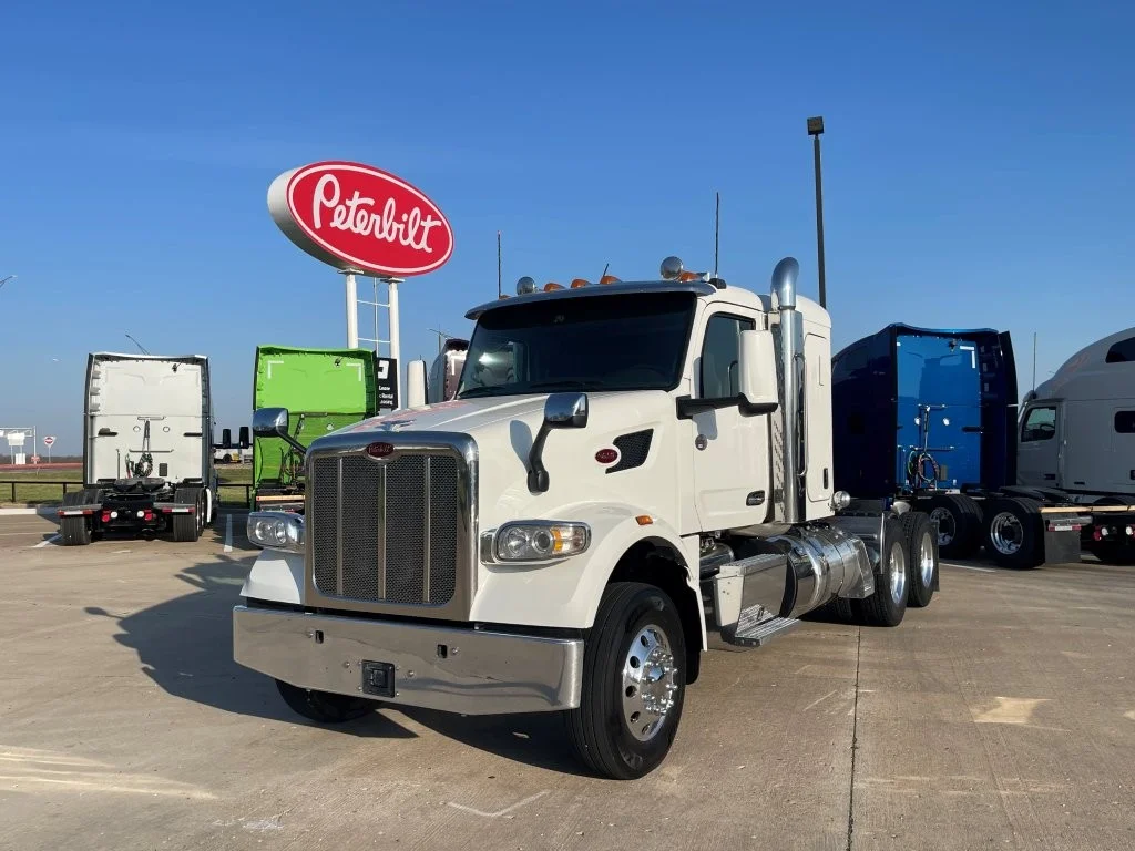 2022 Peterbilt 567 - image 1