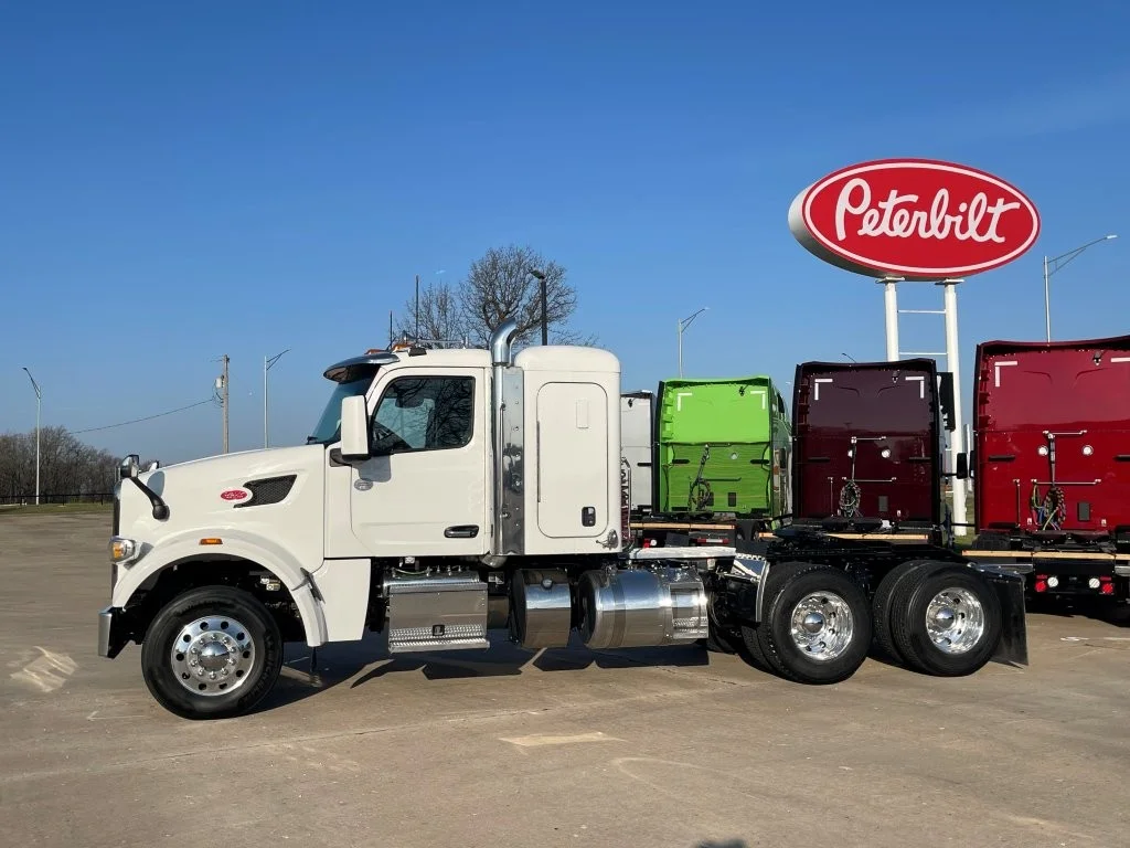 2022 Peterbilt 567 - image 2