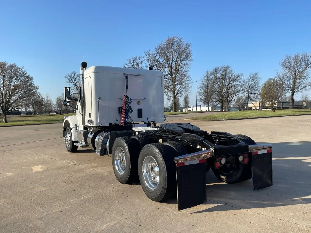 2022 Peterbilt 567 - image 3