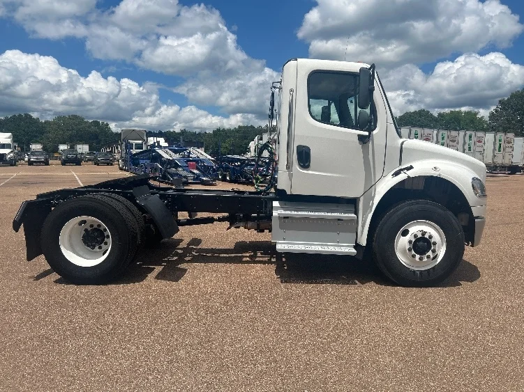 2021 Freightliner eM2 in Jackson, MS — photo 8