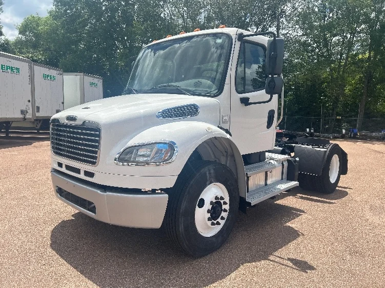 2021 Freightliner eM2 in Jackson, MS — photo 3