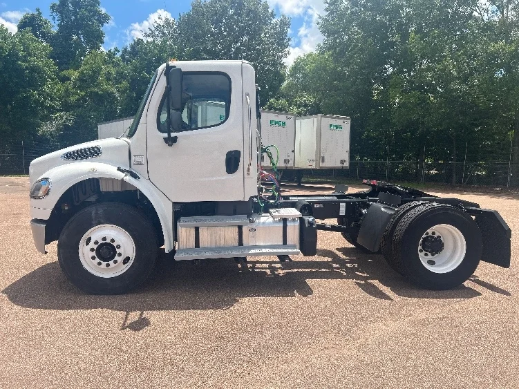 2021 Freightliner eM2 in Jackson, MS — photo 4