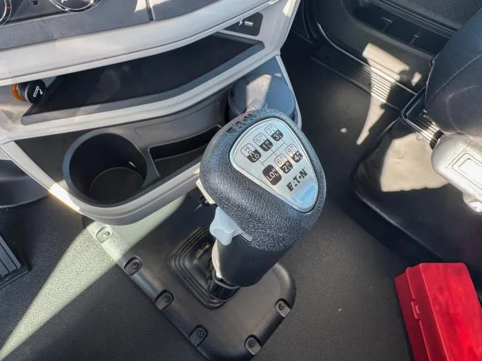 2027 Peterbilt 567 — photo 19