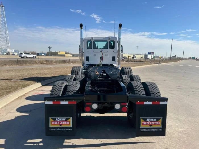 2027 Peterbilt 567 — photo 9