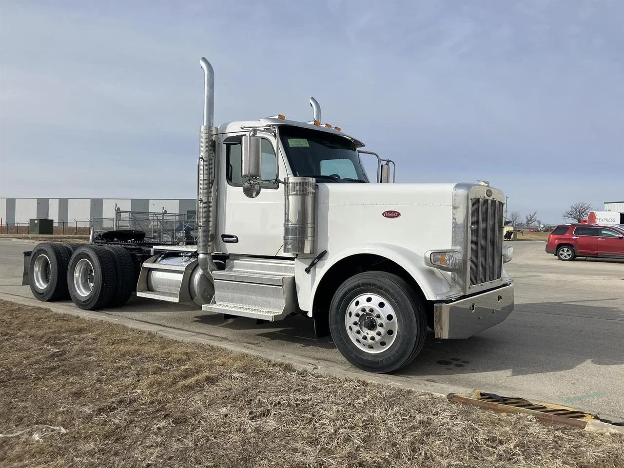2027 Peterbilt 589 in Rochester, MN — photo 2