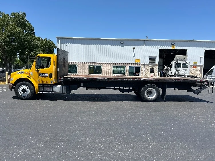 2020 Freightliner eM2 in Ceres, CA — photo 4